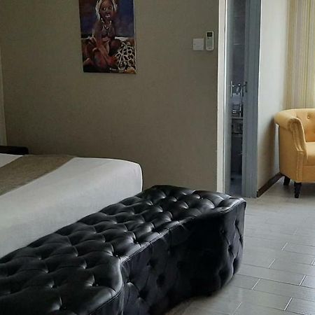 The New Mall Guesthouse Maun Exterior foto